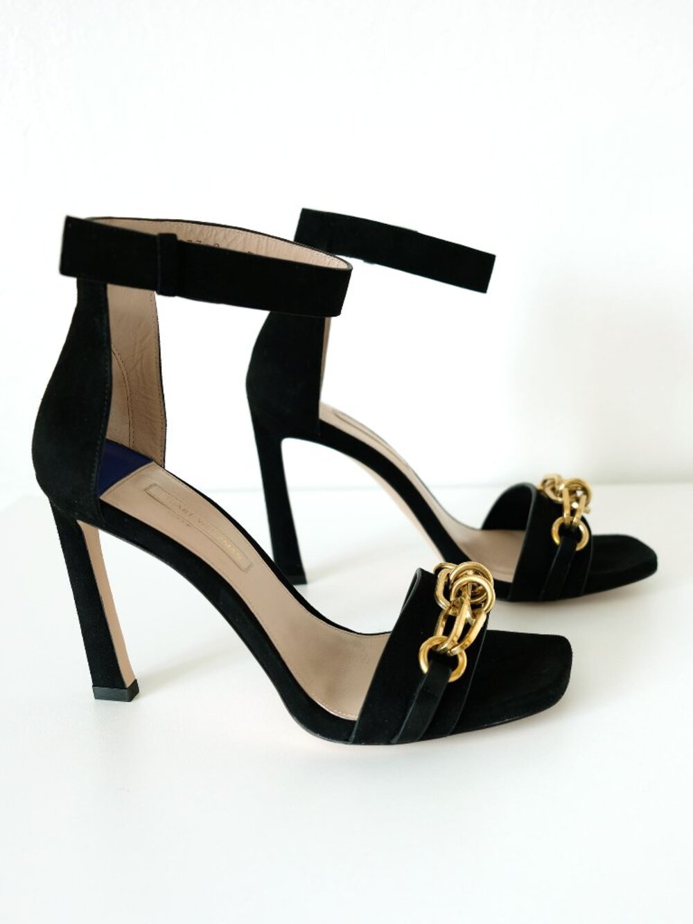 Stuart Weitzman Link 100 Stilettos with gold hardware details